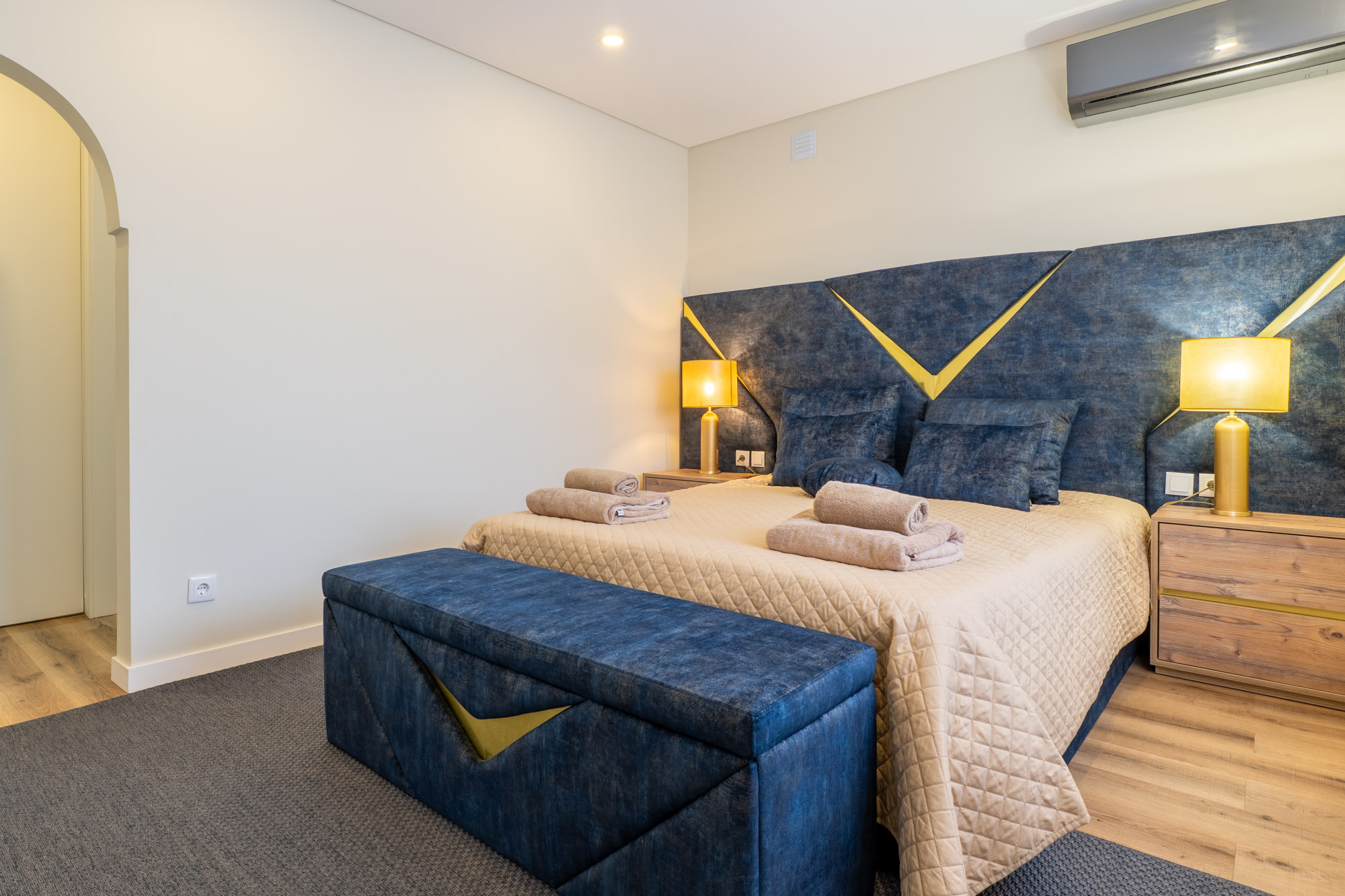 Villa Bed